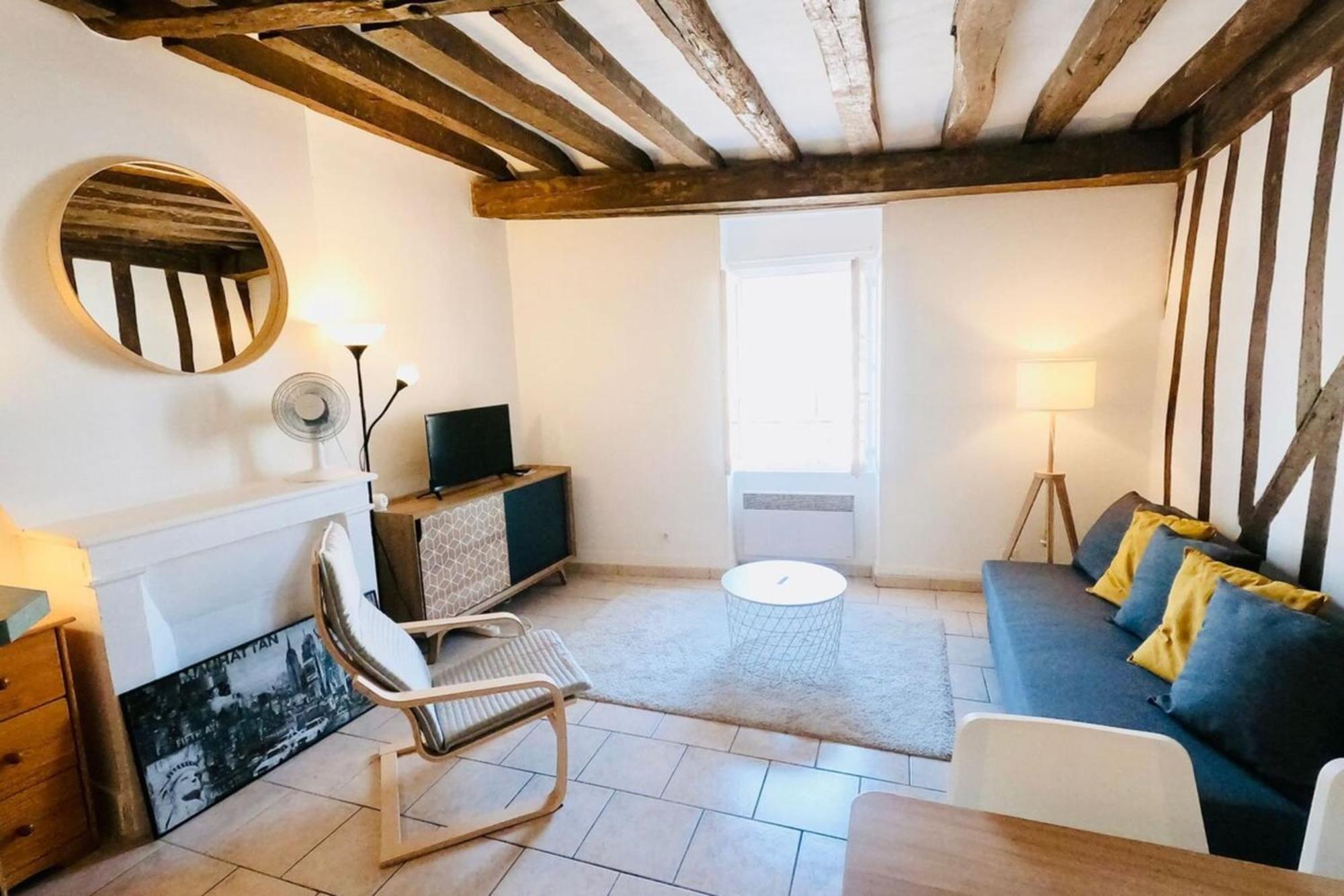 Fontainebleau Rue Grande - Chez Alexis Apartment Exterior photo