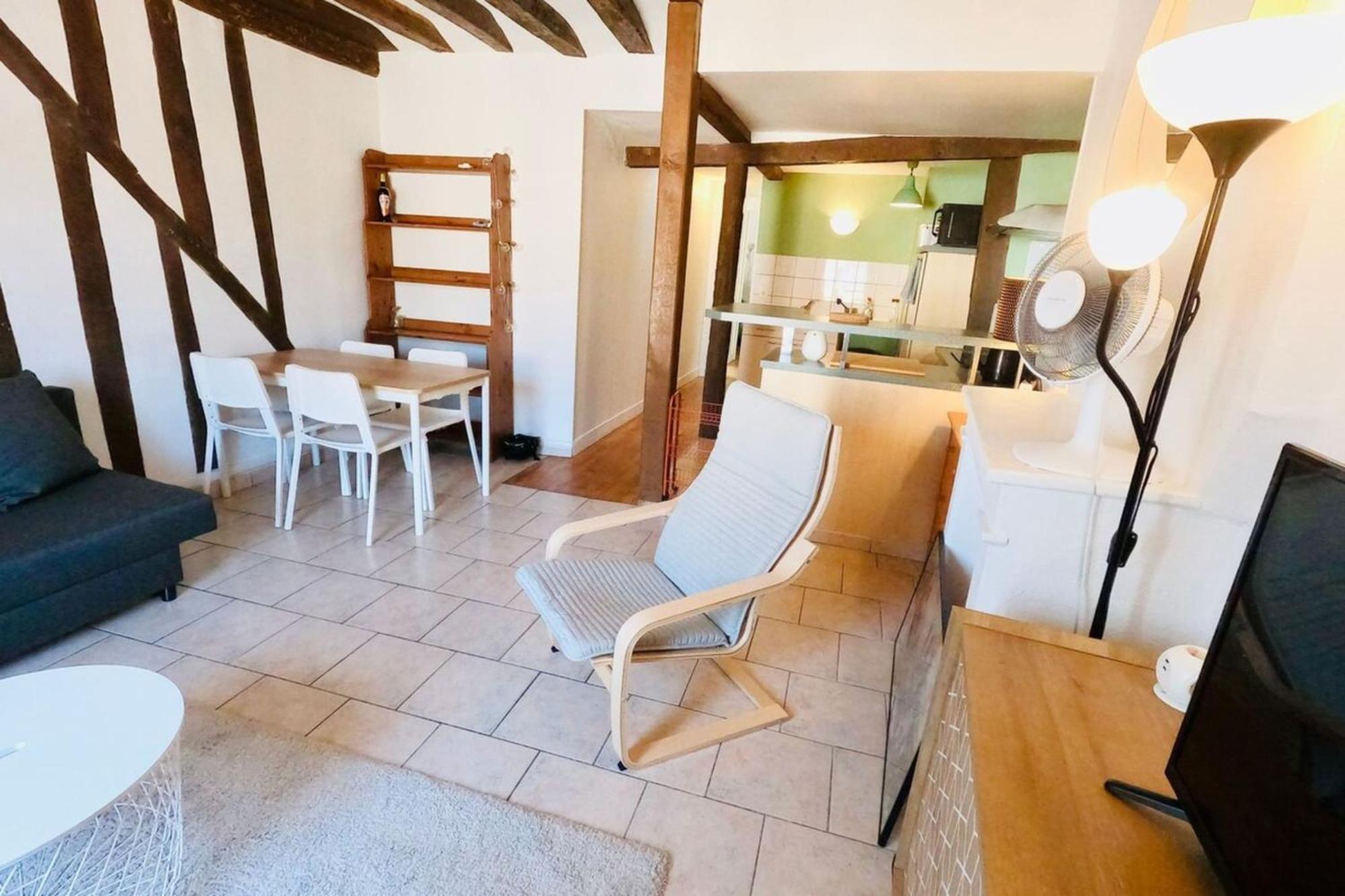 Fontainebleau Rue Grande - Chez Alexis Apartment Exterior photo